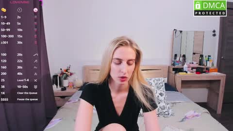 Milana online show from April 4, 2026, 9:07 am