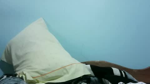 cute_roxie online show from February 9, 2025, 10:42 am