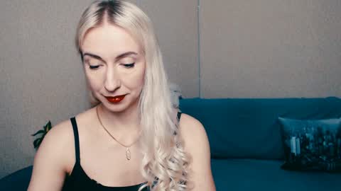 Snapshot of cute_smile_shy chatting on January 21, 2025, 7:17 pm cute_smile_shy online show from January 21, 2025, 7:17 pm