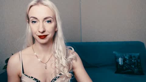 Snapshot of cute_smile_shy chatting on February 13, 2025, 7:52 pm cute_smile_shy online show from February 13, 2025, 7:52 pm