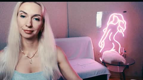 Snapshot of cute_smile_shy chatting on September 16, 2025, 6:31 pm cute_smile_shy online show from September 16, 2025, 6:31 pm