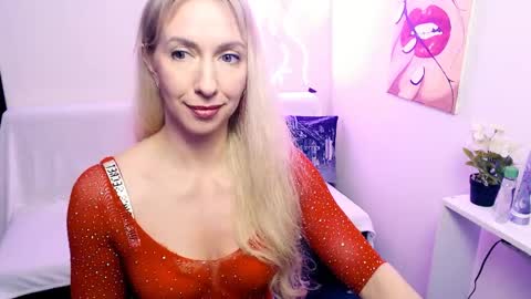 cute_smile_shy online show from April 10, 2026, 9:41 pm