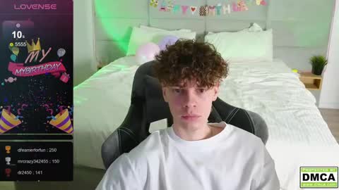 Snapshot of cute_thomas chatting on February 15, 2025, 10:10 pm Thomas - online show from February 15, 2025, 10:10 pm