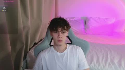 Snapshot of cute_thomas chatting on May 4, 2026, 7:10 pm Thomas - online show from May 4, 2026, 7:10 pm