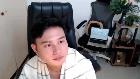 Snapshot of cuteasianlee chatting on December 23, 2025, 12:41 am cuteasianlee online show from December 23, 2025, 12:41 am