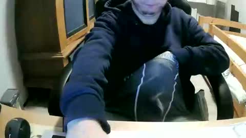 Snapshot of cuteboy090 chatting on November 26, 2025, 12:00 am Cuteboy090 online show from November 26, 2025, 12:00 am