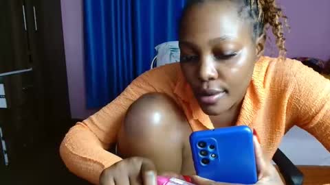 cutebuu online show from November 14, 2025, 7:12 pm