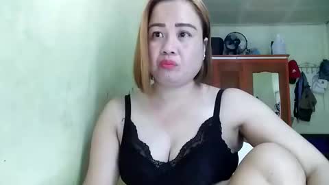 Snapshot of cutechey06 chatting on December 3, 2024, 10:29 pm Sky online show from December 3, 2024, 10:29 pm