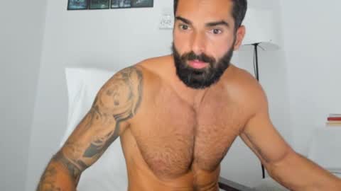 cuteeboy online show from September 15, 2025, 5:29 am