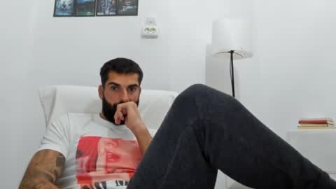 cuteeboy online show from October 2, 2025, 5:53 pm