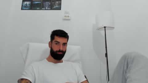 cuteeboy online show from October 17, 2025, 6:49 am