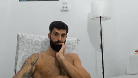 cuteeboy online show from November 13, 2025, 6:23 am