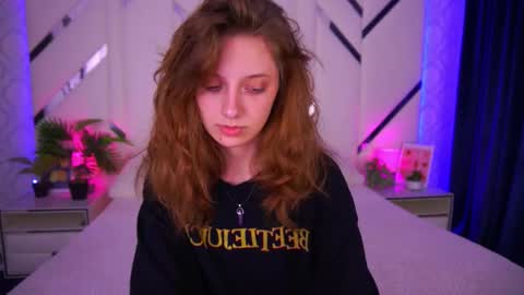 Foxy online show from October 24, 2025, 1:29 pm