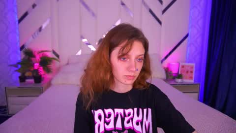 Foxy online show from November 11, 2025, 2:28 pm