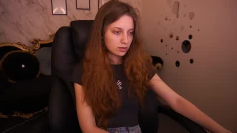Foxy online show from June 15, 2026, 12:51 pm
