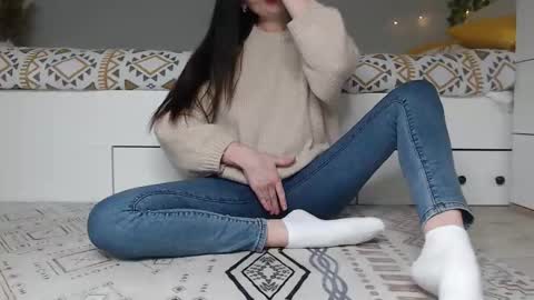 Snapshot of cuteemouse chatting on November 11, 2025, 11:43 am Anna online show from November 11, 2025, 11:43 am