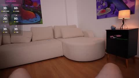 Mia online show from October 5, 2025, 6:28 pm