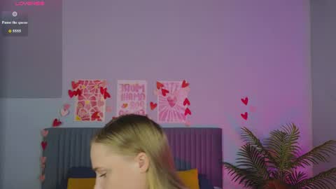 Amyy online show from June 14, 2026, 1:03 am