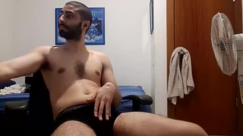 cuteguy52 online show from April 29, 2026, 10:38 pm