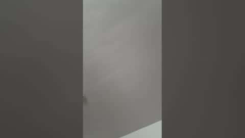 cuteguyy2001 online show from April 15, 2026, 2:02 pm