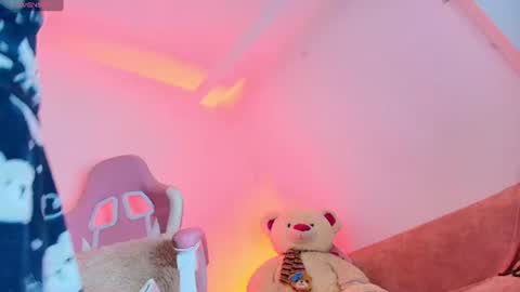 Snapshot of cutejess45 chatting on June 16, 2026, 3:31 am tell me jess online show from June 16, 2026, 3:31 am