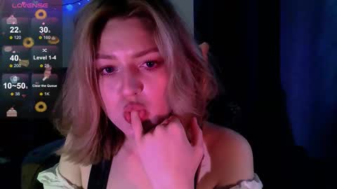 Snapshot of cutepie33 chatting on September 26, 2025, 1:37 pm cutepie33 online show from September 26, 2025, 1:37 pm