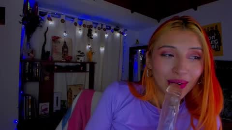 cuteweed420 online show from January 1, 2025, 12:11 pm