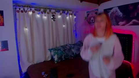 cuteweed420 online show from January 27, 2025, 5:47 am