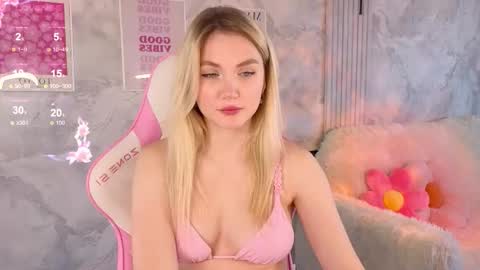 HelloMy name Eva online show from February 20, 2026, 6:19 am