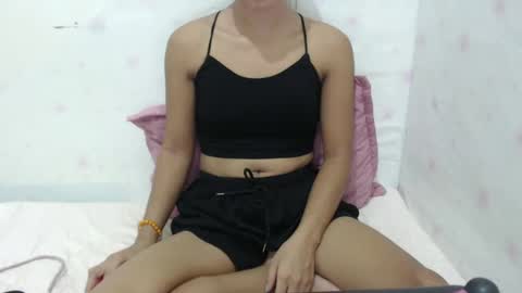 Snapshot of cutie_bella_xxx chatting on January 23, 2025, 11:04 am bella online show from January 23, 2025, 11:04 am