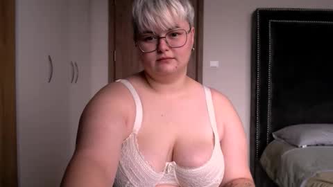 Sophie  Lilith online show from November 6, 2025, 6:25 am