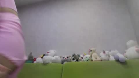 Chloe online show from November 17, 2025, 12:27 am