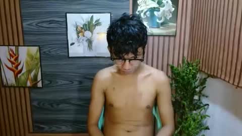 cutie_mico online show from November 18, 2025, 9:03 am