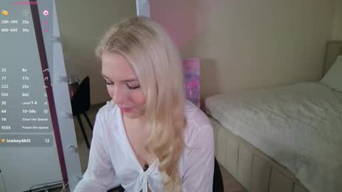 Snapshot of cutiee_lady chatting on February 22, 2026, 5:11 pm MILA online show from February 22, 2026, 5:11 pm