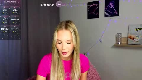 cutiefull_lion online show from October 8, 2025, 5:27 am