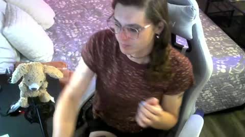 cutiepiescarlett online show from May 5, 2026, 2:41 am