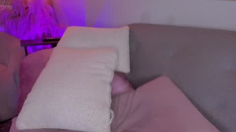 Hannah online show from February 8, 2025, 3:30 am