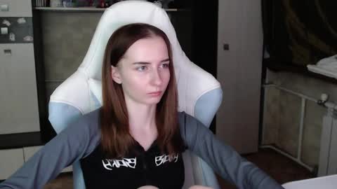 Cutti Crystal online show from November 4, 2025, 3:11 pm