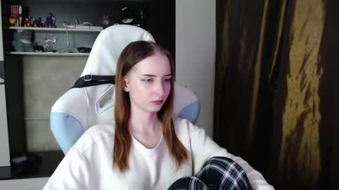 Cutti Crystal online show from March 4, 2026, 12:49 am