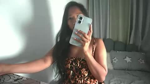 cuttiemorexn online show from November 27, 2025, 4:42 pm