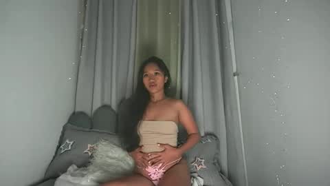 cuttiemorexn online show from November 28, 2025, 2:09 pm
