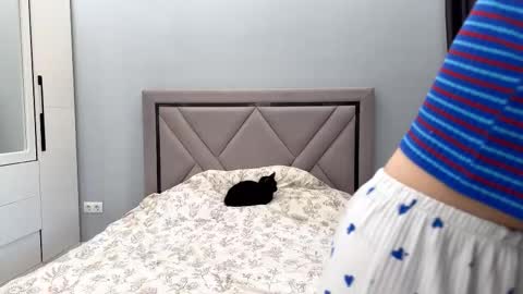 Akemi online show from February 25, 2026, 7:51 am