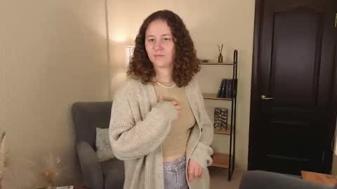 Snapshot of cynthia_myers chatting on October 17, 2025, 1:25 pm Lola online show from October 17, 2025, 1:25 pm