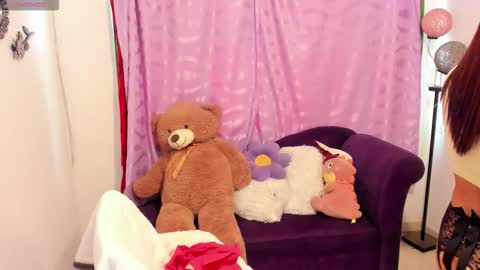 Cynthia online show from October 22, 2025, 1:44 pm