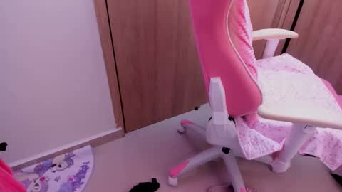 Snapshot of d___darling chatting on December 25, 2024, 7:57 am darling online show from December 25, 2024, 7:57 am