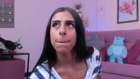 Daniela  online show from January 5, 2026, 5:27 pm