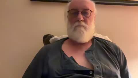 Snapshot of daddy341177 chatting on December 4, 2024, 4:32 am daddy341177 online show from December 4, 2024, 4:32 am