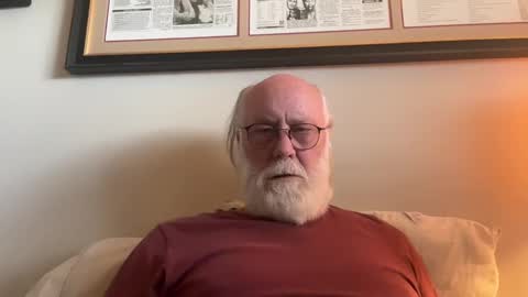 Snapshot of daddy341177 chatting on March 1, 2025, 12:50 am daddy341177 online show from March 1, 2025, 12:50 am