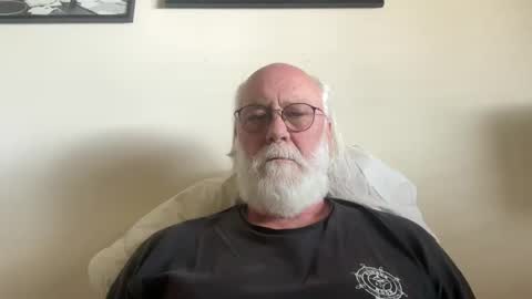 Snapshot of daddy341177 chatting on March 10, 2025, 6:23 pm daddy341177 online show from March 10, 2025, 6:23 pm