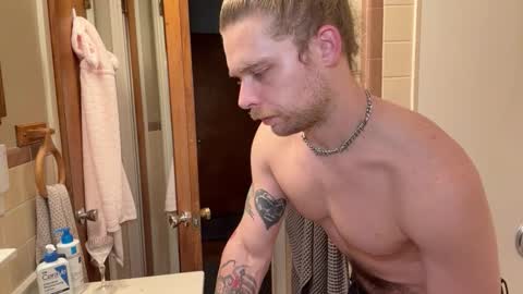 Snapshot of daddydaydrinkz chatting on November 23, 2025, 8:58 am DaddydayDrinkz online show from November 23, 2025, 8:58 am